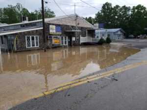Heavy thunderstorms cause flash flooding across area